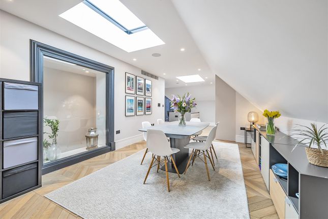 Flat for sale in Penthouse Apartment, Nutley Terrace, Hampstead