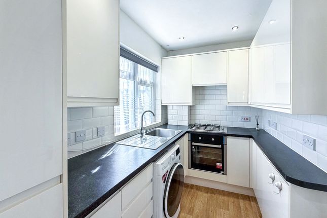 62 Buckingham Road, Edgware photo 4