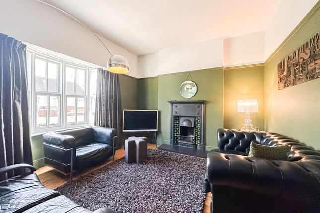 Rose Villa Hadlow Road, Neston photo 2