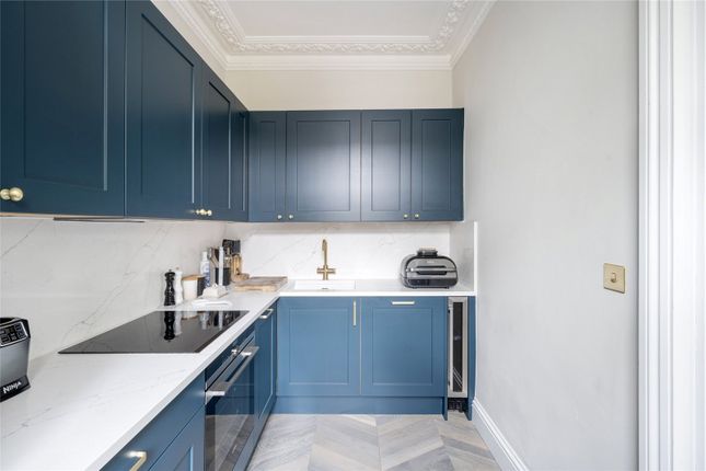 Flat 3, 66, Bassett Road, London photo 4