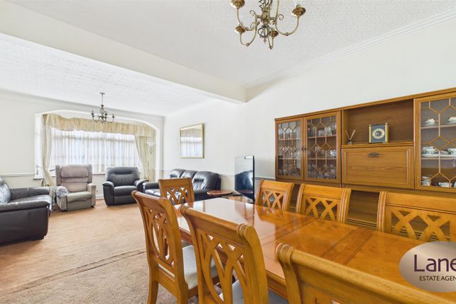 303, Willow Road, Enfield photo 4