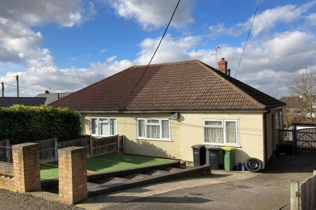 Thumbnail Bungalow to rent in Hambro Avenue, Rayleigh