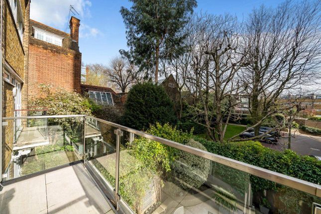 End terrace house for sale in Melbury Road, London