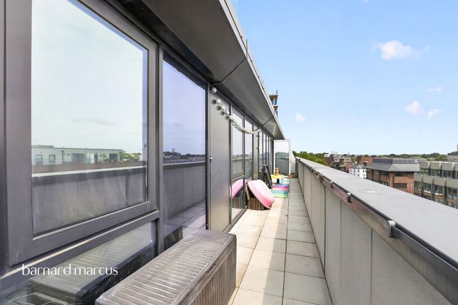 Flat 40, Highbrook House, 49, Quayle Crescent, London photo 4