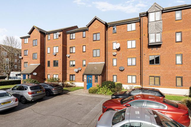 2-bed flat on Flat 11, Crales House,, Harlinger Street, Woolwich, £280,000