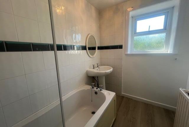Whalley New Road, Blackburn photo 5