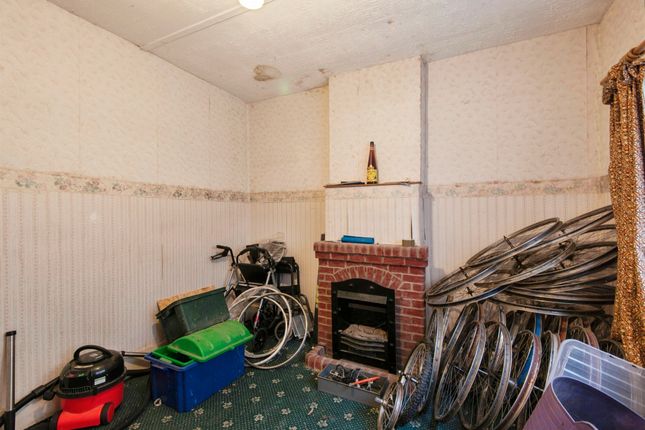 30, Barrington Road, Royston photo 4
