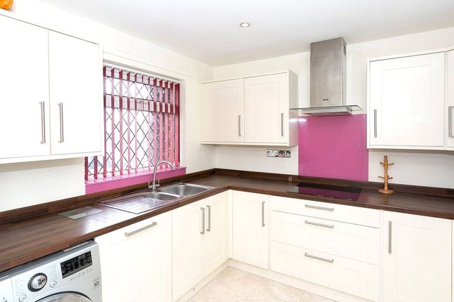 52, Meadow Road, Hertfordshire photo 2