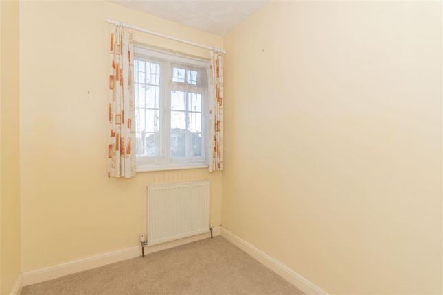 1, Orchard Avenue, Lancing photo 4