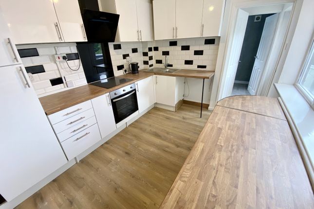 36, Wychtree Street, Swansea photo 4
