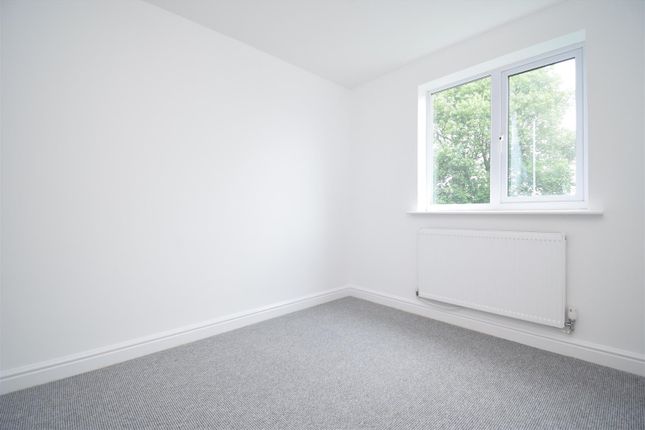 Flat to rent in Gorton Street, Kinsley, Pontefract