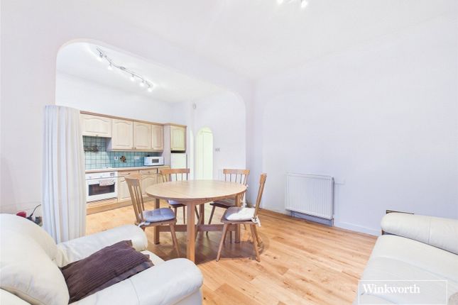 14, Westchester Drive, Hendon photo 2