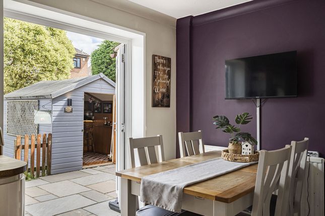 20, Derwent Close, Bordon photo 4