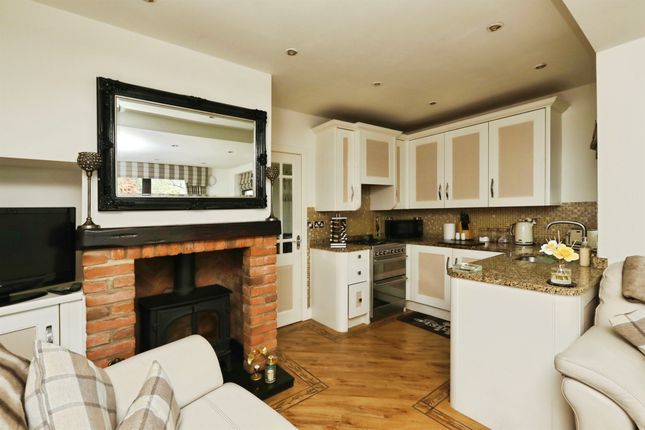 14, Lister Crescent, Sheffield photo 4