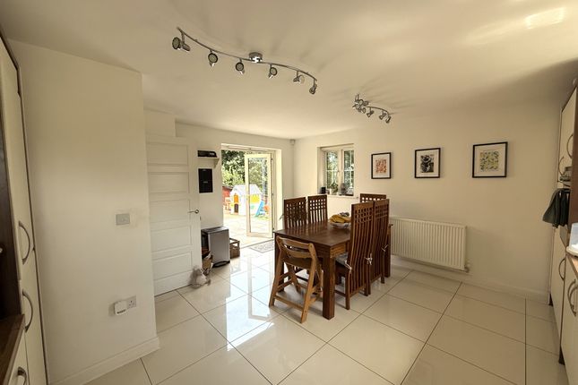 88, EXETER photo 4