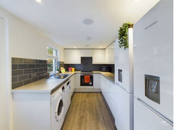 47 Viaduct Road, Brighton photo 2