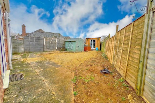 Semi-detached bungalow for sale in Fairthorne Way, Shrivenham, Swindon