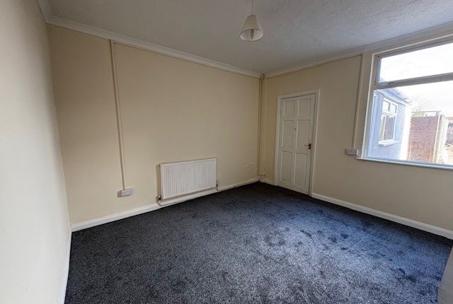 13, Sutton-in-Ashfield photo 3