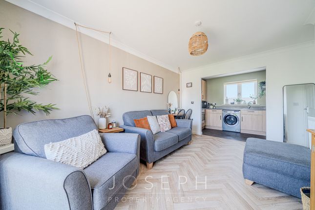 29 Jovian Way, Ipswich photo 4