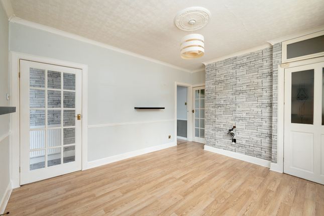 71, Lochend Gardens, Edinburgh photo 4