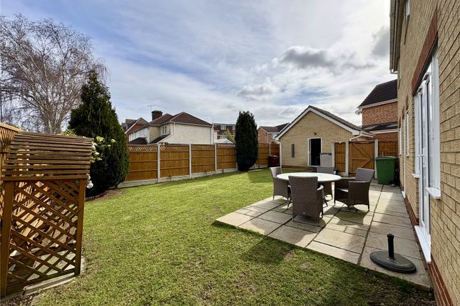 62, Edmund Road, Grays photo 4