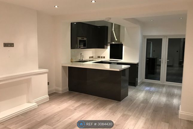Grosvenor Road, Altrincham photo 5