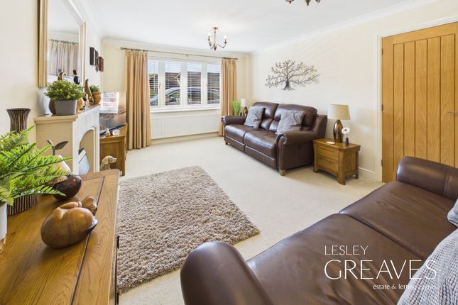 5, Long West Croft, Nottingham photo 4