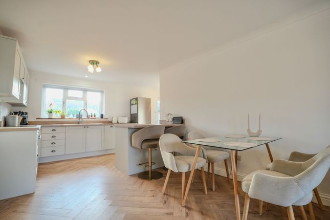 51 Woodfield Road, Holt photo 3