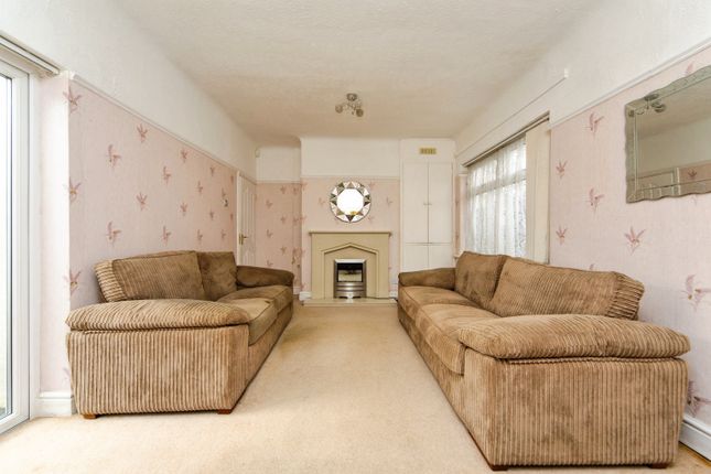 6, Doreen Avenue, Wirral photo 2