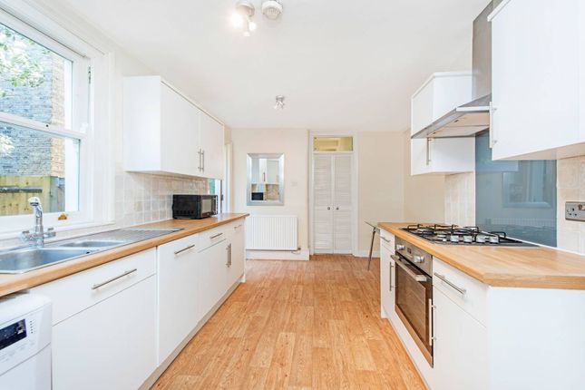 Thumbnail Flat to rent in Roskell Road, West Putney, London