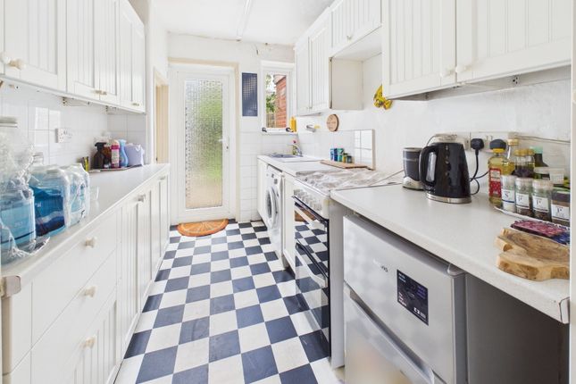 52, Victoria Road, Shoreham-by-sea photo 4
