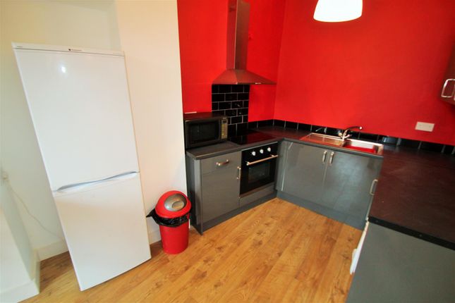 Wrangthorn Terrace, Leeds photo 4