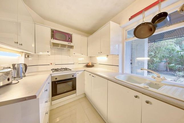 38A,, Rectory Grove, London photo 2