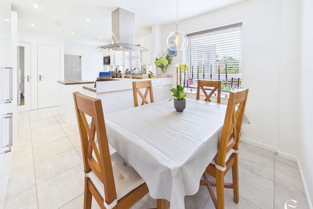 5 Aveland Road, Stamford photo 2