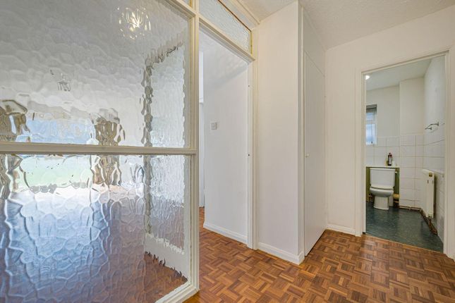Flat 32, Russell Court, 1, London Lane, Bromley photo 4