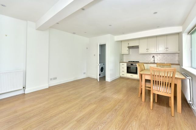 Bungalow Two, 5, Highbury Grove, London photo 4