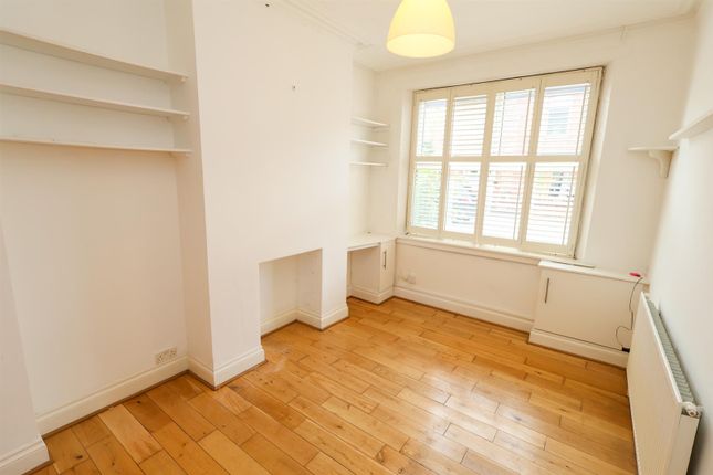 26, Pinnington Lane, Manchester photo 4