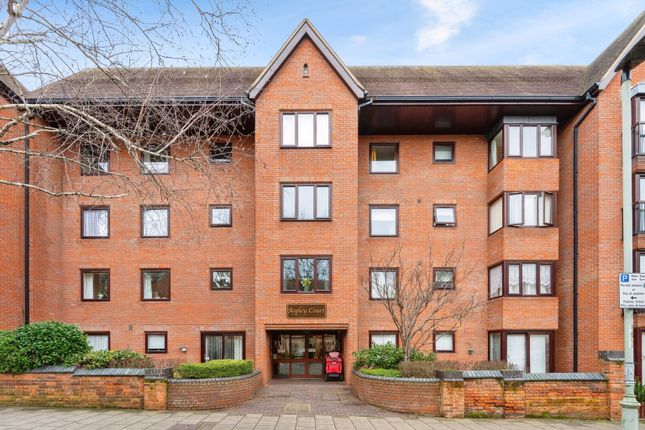 Thumbnail Flat for sale in Warwick Avenue, Bedford, Bedfordshire
