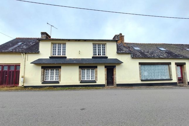 End terrace house for sale in 22110 Bonen, Côtes-D'armor, Brittany, France