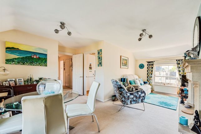 Flat 5, Thornberry, Market Square, Bampton photo 4