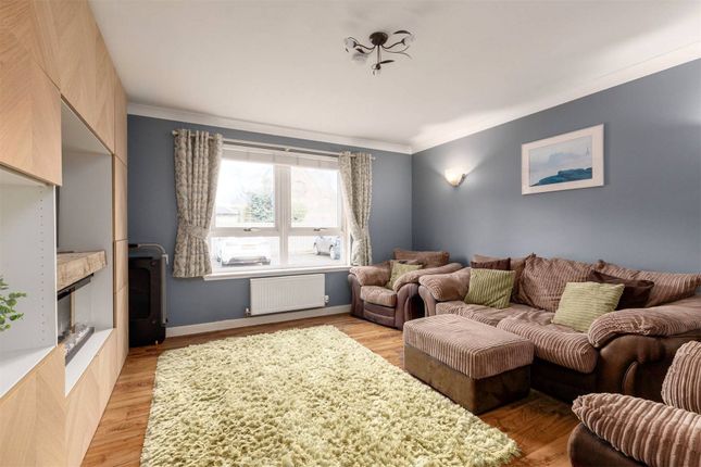 1 St. Marys Court, Dalkeith Midlothian photo 4