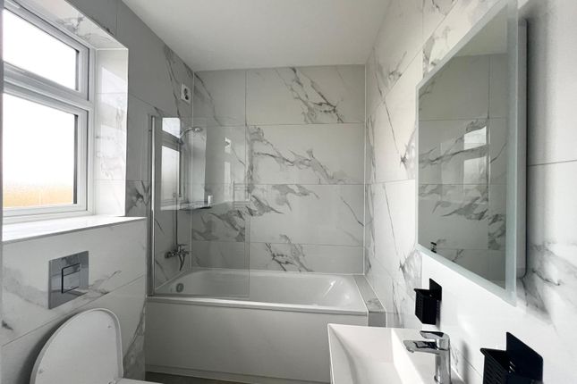 1106A, Uxbridge Road, Hayes photo 3