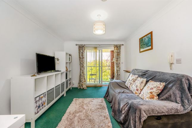 8, Cherry Tree Apartments, 82 Hambledon Road, Waterlooville photo 4