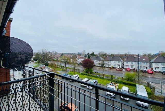 55, Kirk House, Hirst Crescent photo 3