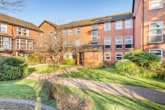 Thumbnail Flat for sale in Fountain Gardens, Windsor