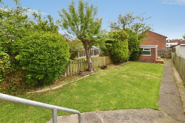 37, Lascelles Avenue, Withernsea photo 4