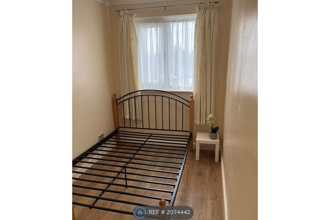 Thumbnail Flat to rent in Clayhall, Ilford