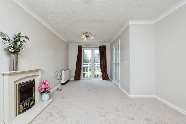41, Sutton Court, Bingley photo 2