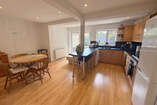 9 Oak Gardens, Bredon, Tewkesbury photo 4