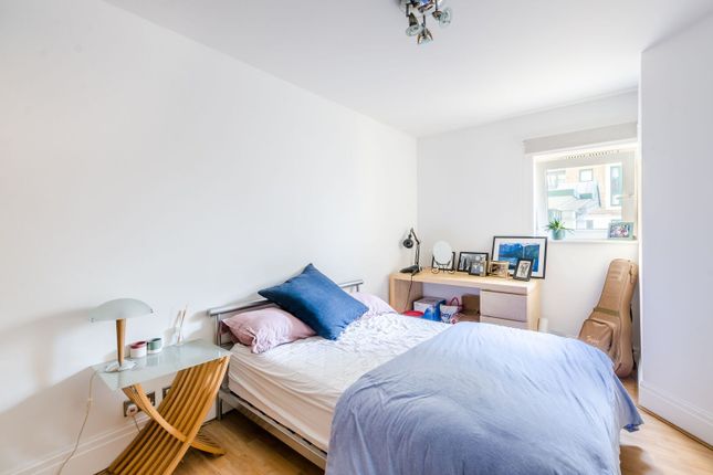 Kensington Westside, Earls Court photo 3